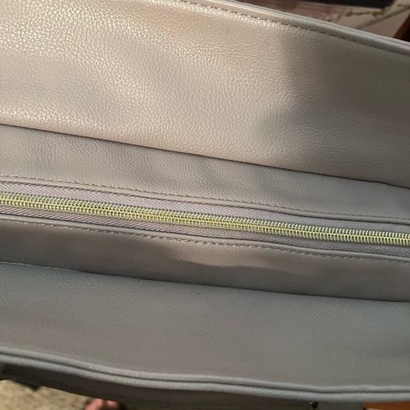 EUC Betsey Johnson Bag w/ Crossbody Strap - Picture 6 of 8